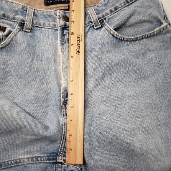 Vintage Tommy Hilfiger Jeans Mens 34x30 Blue Relaxed Fit Light Wash Faded Y2K - Picture 5 of 16